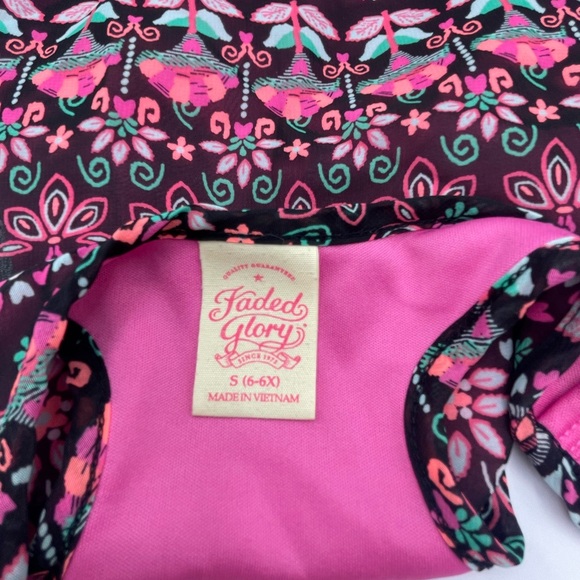 Colorful Patterned Kids Top - Picture 3 of 3